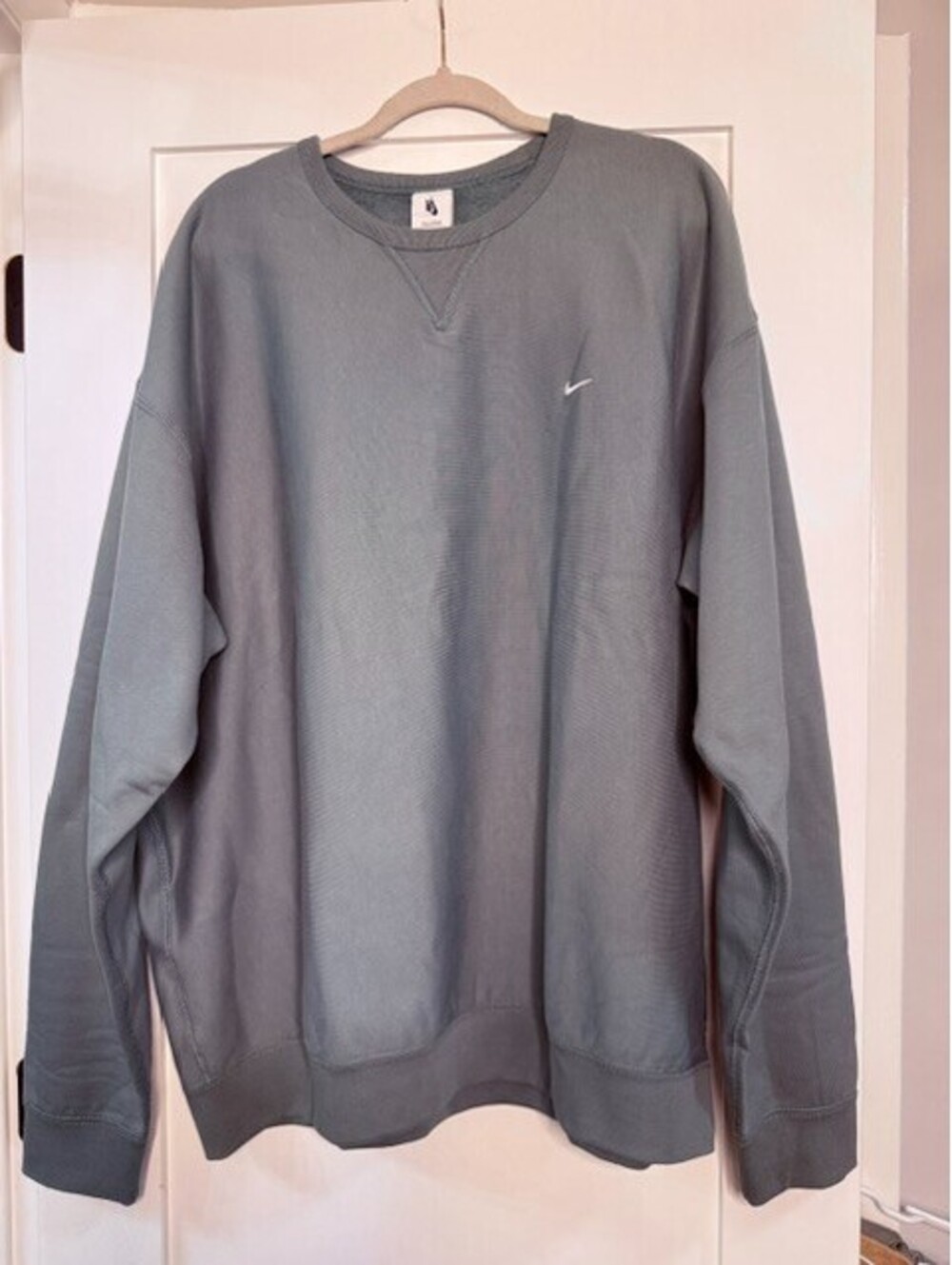 Nike Mens XL Tall Gray CrewNeck Sweatshirt Embroidered Swoosh $80 Msrp